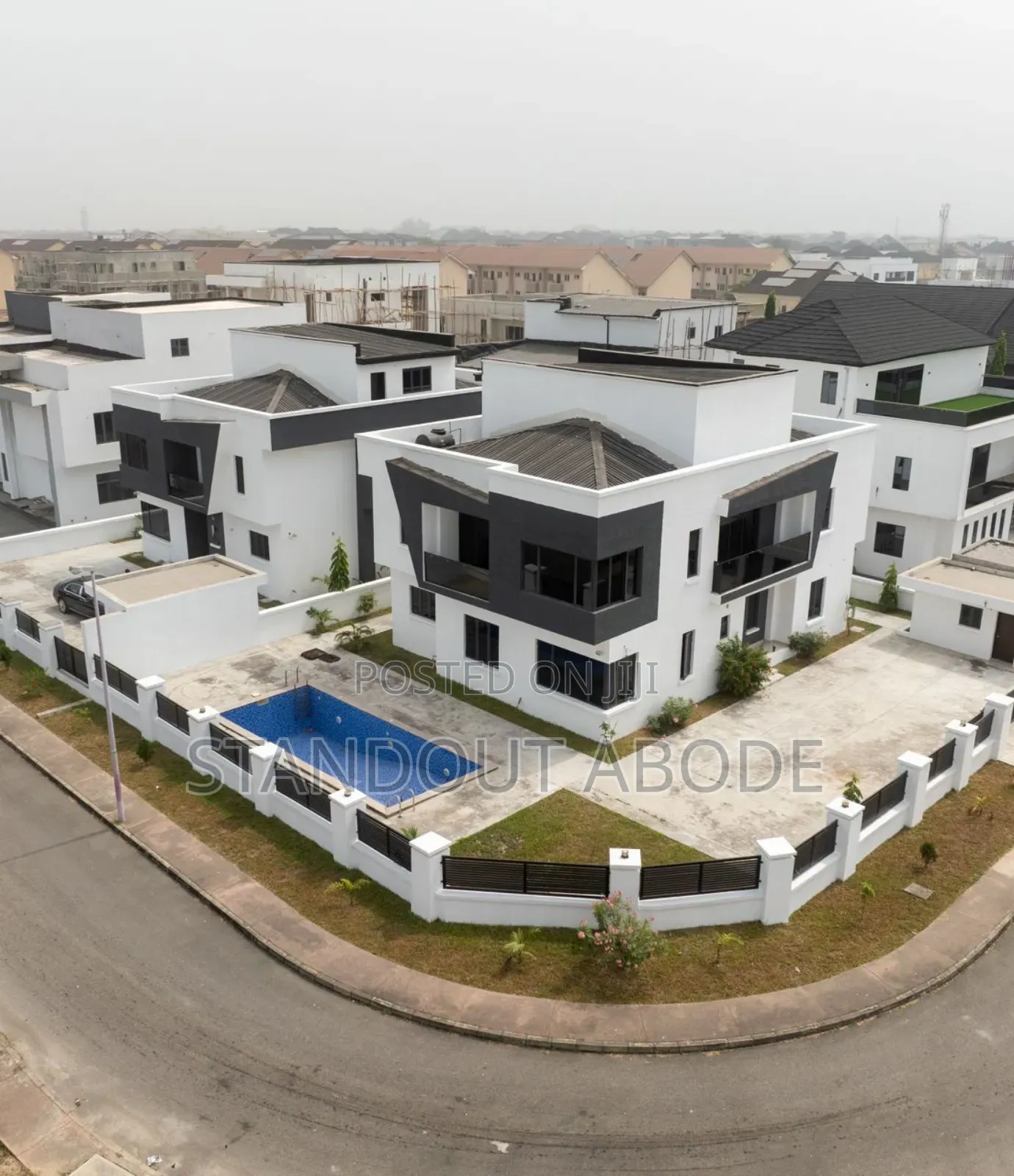 4bdrm Duplex in Royal Garden Estate, Off Lekki-Epe Expressway for sale in Off Lekki-Epe Expressway