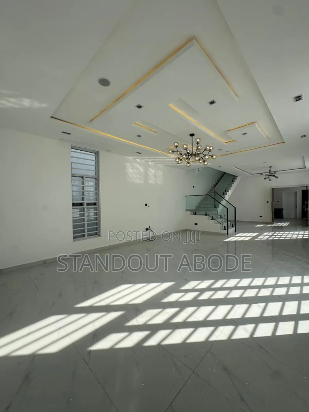 5bdrm Duplex in In A Secure, Off Lekki-Epe Expressway for sale in Off Lekki-Epe Expressway