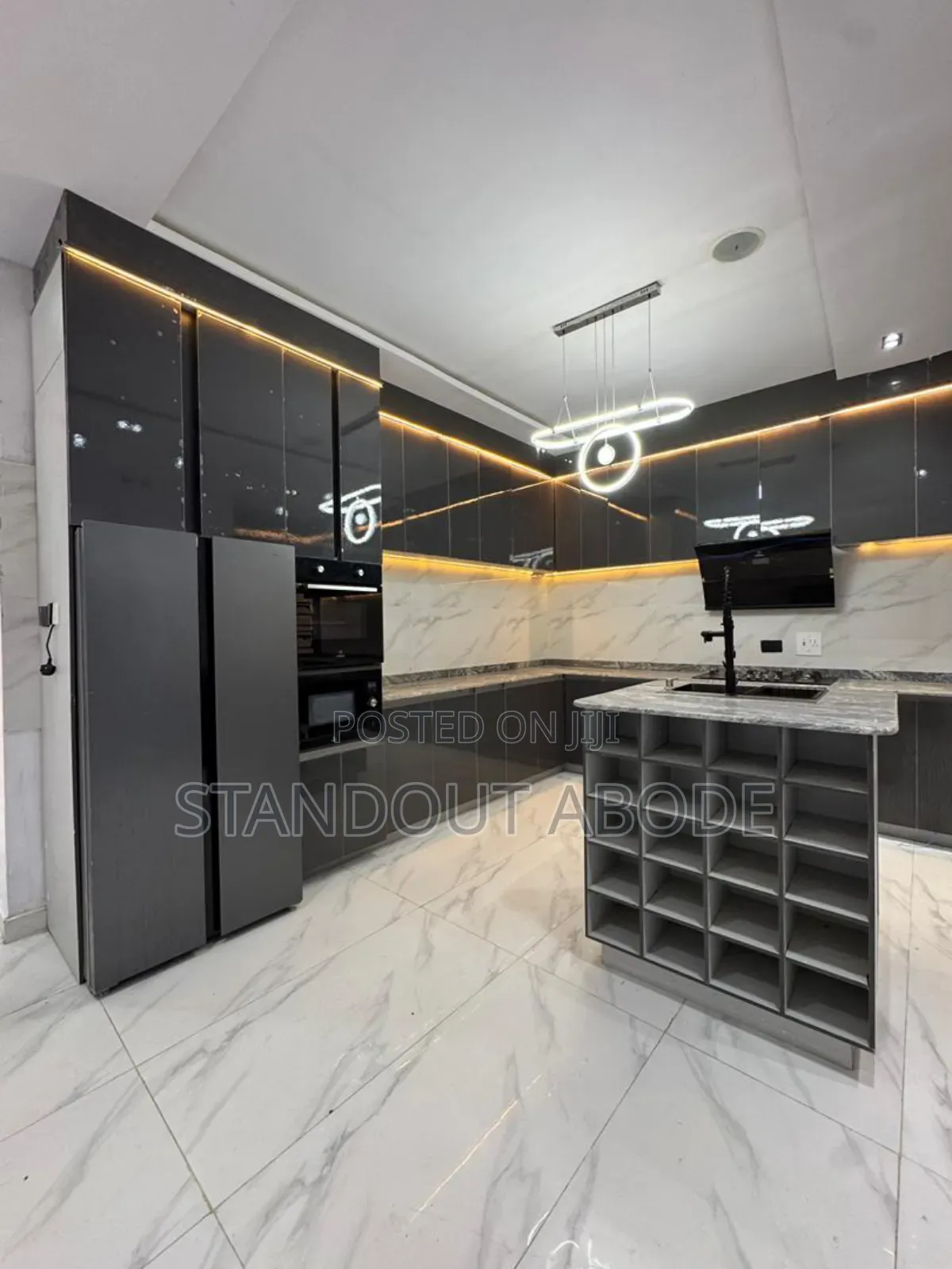 5bdrm Duplex in Lekki County for sale in Off Lekki-Epe Expressway