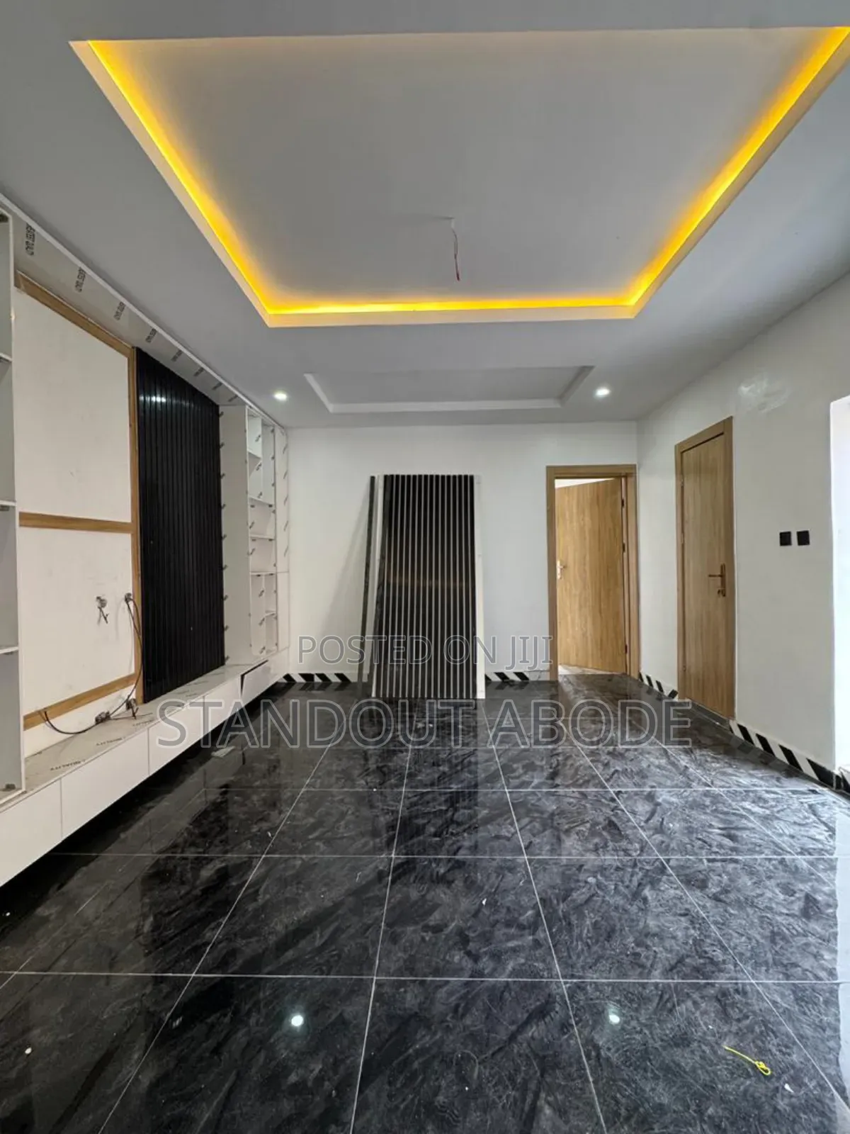 2bdrm Apartment in In An Estate, Igbo-efon for sale in Igbo-efon