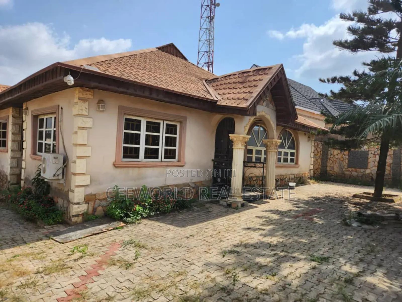 3bdrm Bungalow in Olusoji Oluyole, Akala Express for sale in Akala Express
