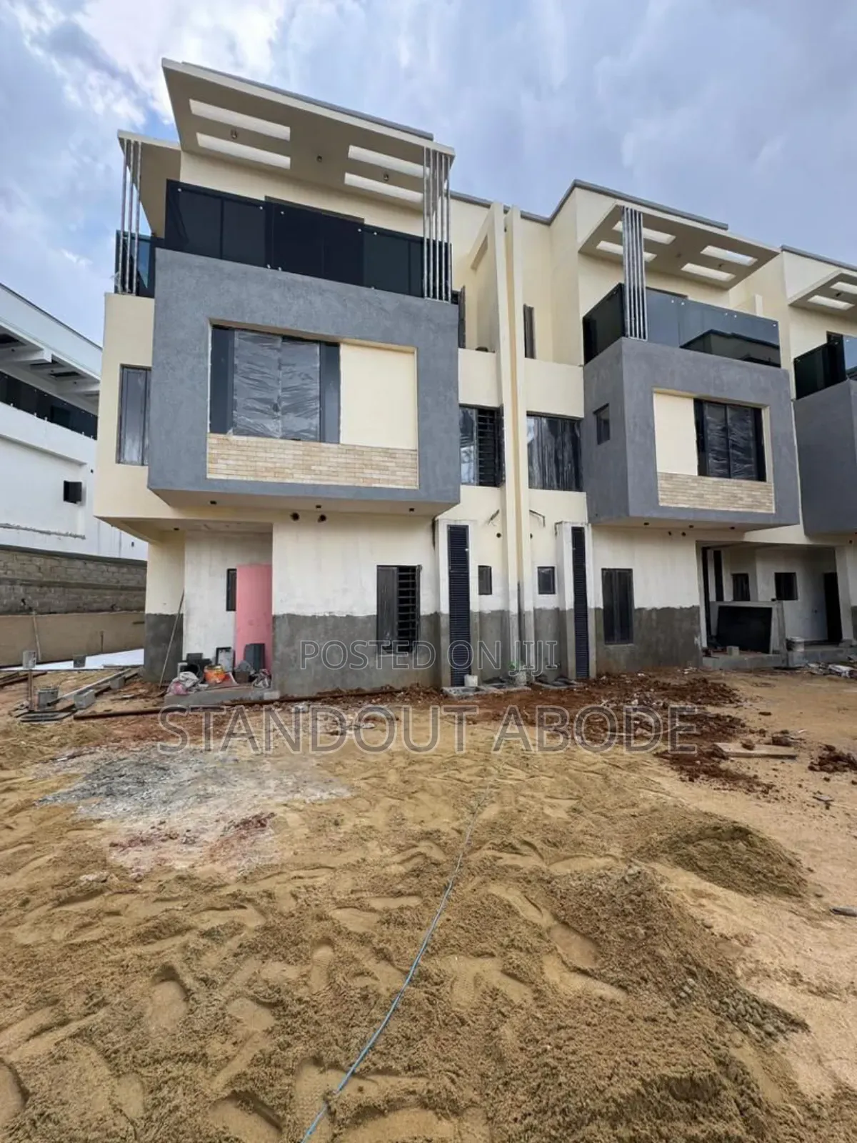 4bdrm Duplex in In A Pristine, Ikeja GRA for sale in Ikeja GRA