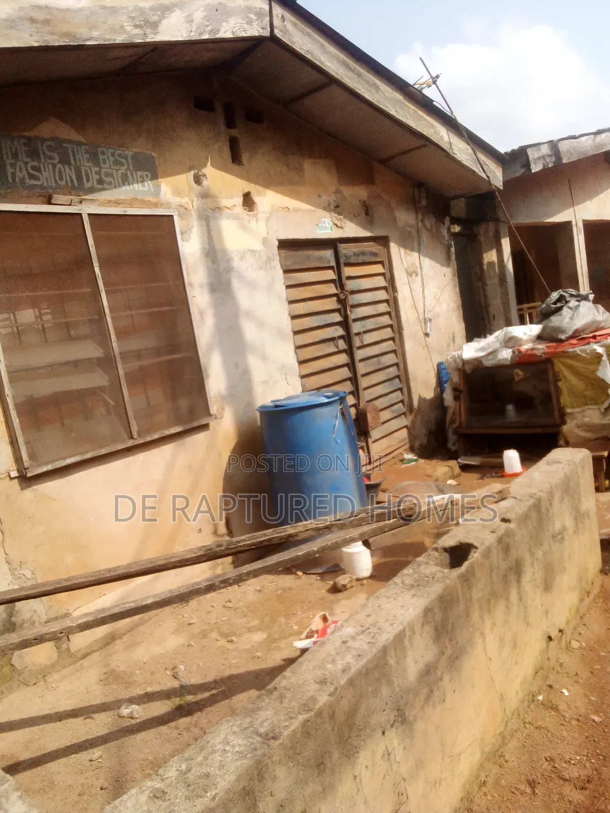 6bdrm Bungalow in Ayobo for sale in Ayobo