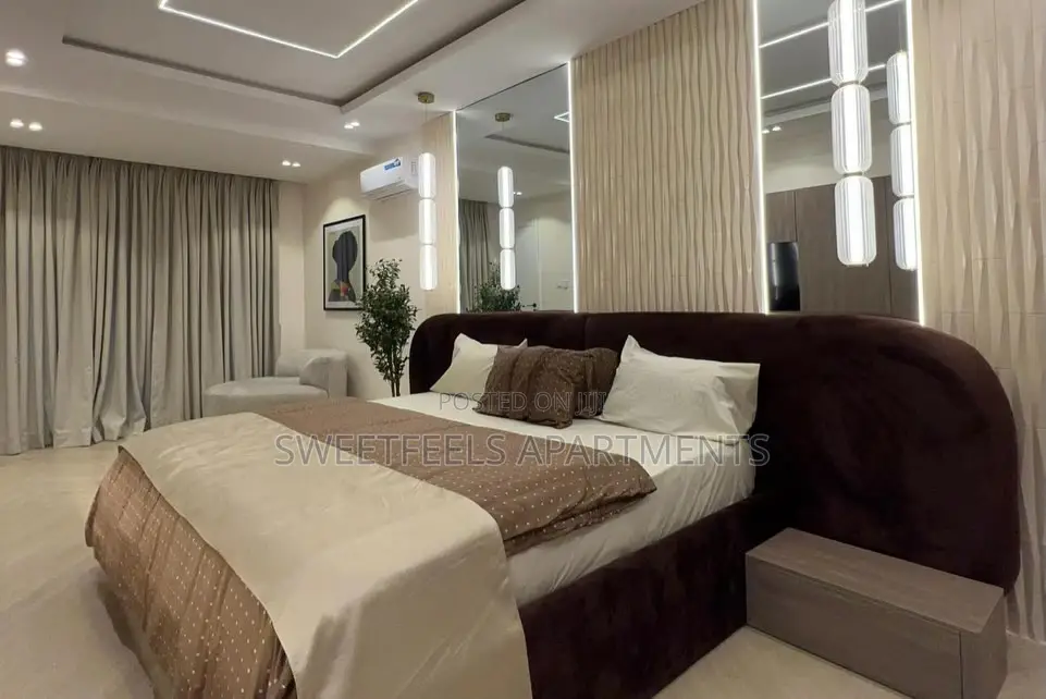 2 Bedroom Apartment With Ps5, Gym, Swimming Pool in Lekki Phase 1