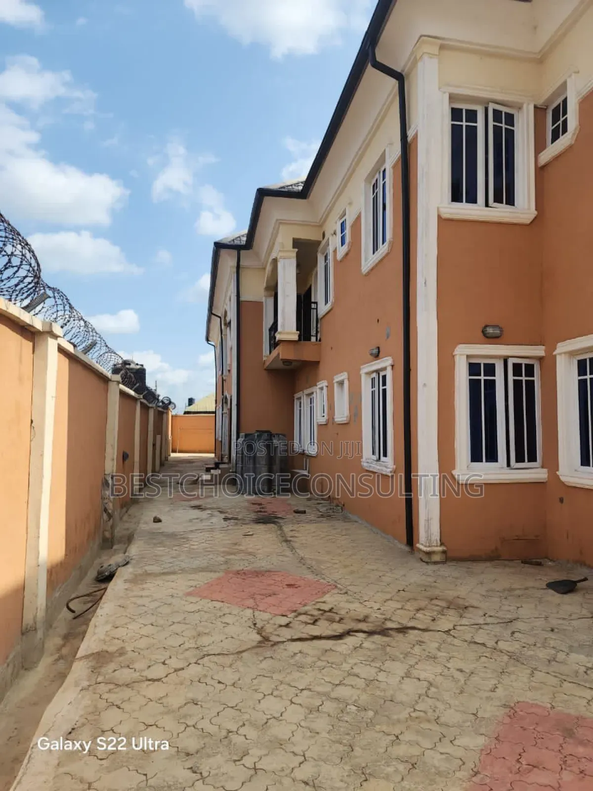 3bdrm Block of Flats in Off Akala Express, Ibadan for sale in Ibadan