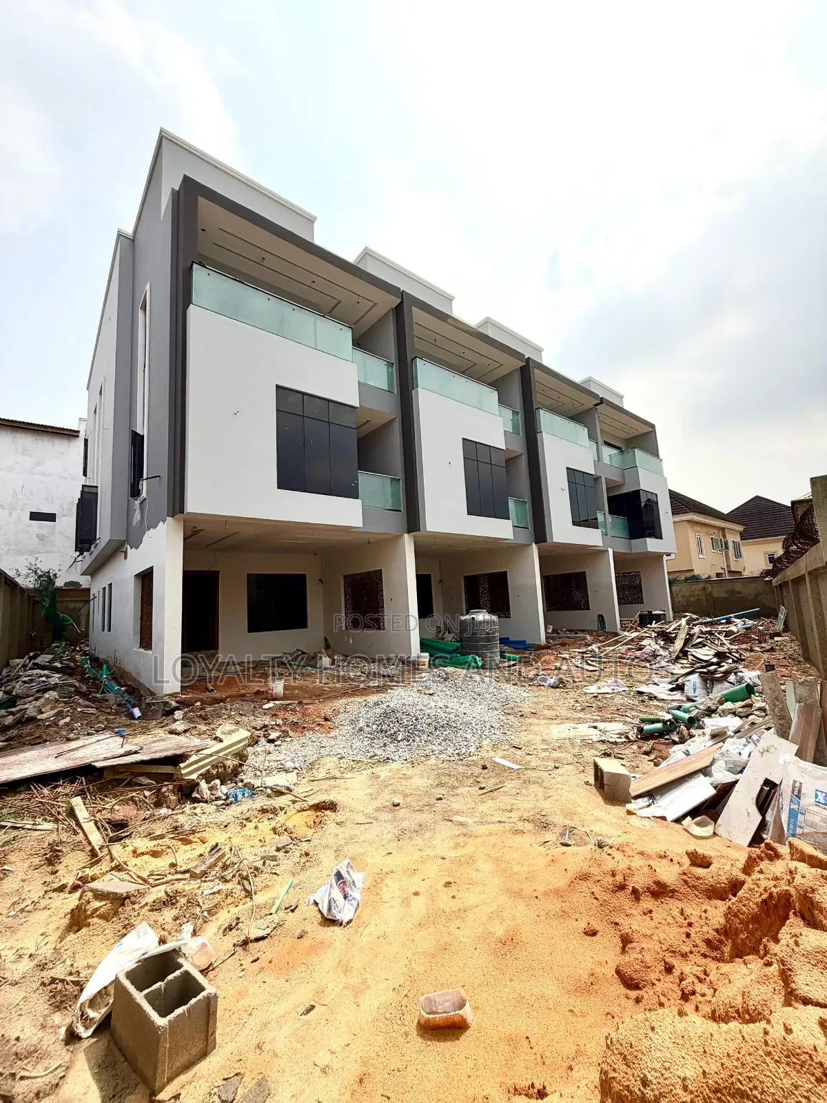 Furnished 4bdrm Duplex in Omole Phase 2 for sale in Omole Phase 2