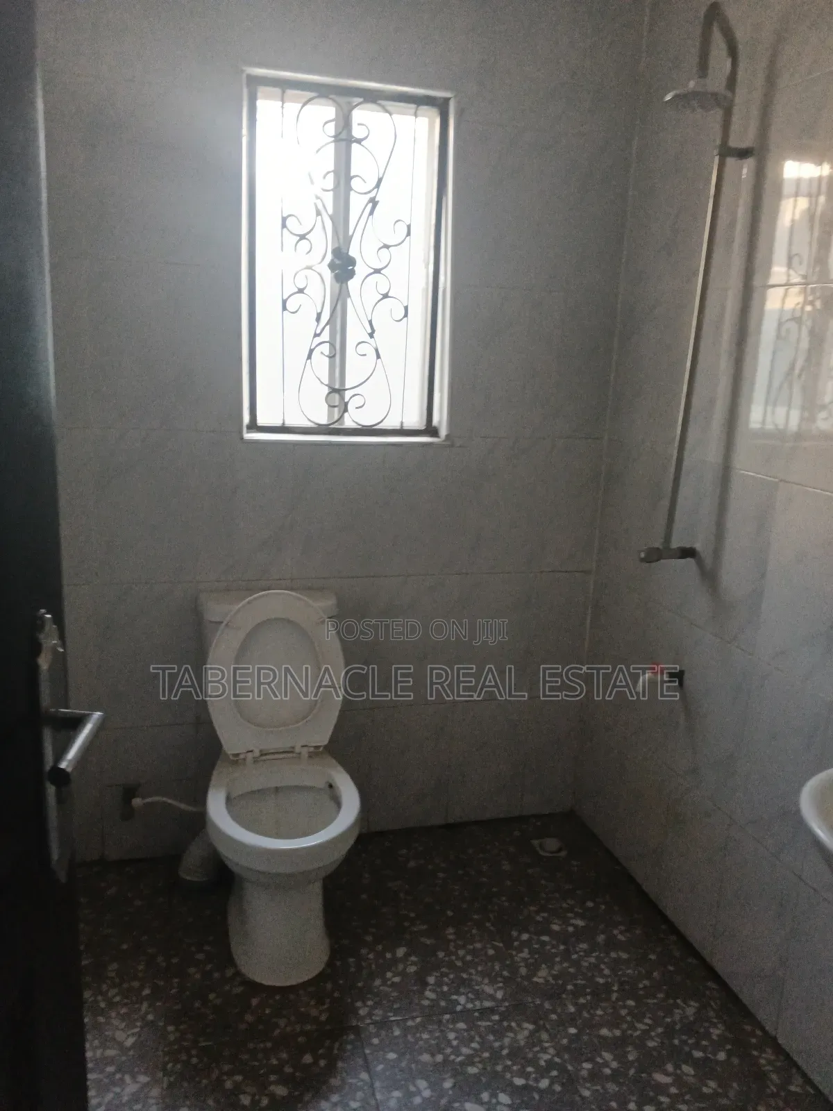 3bdrm Apartment in Adegbose Estate, for rent in Ikorodu