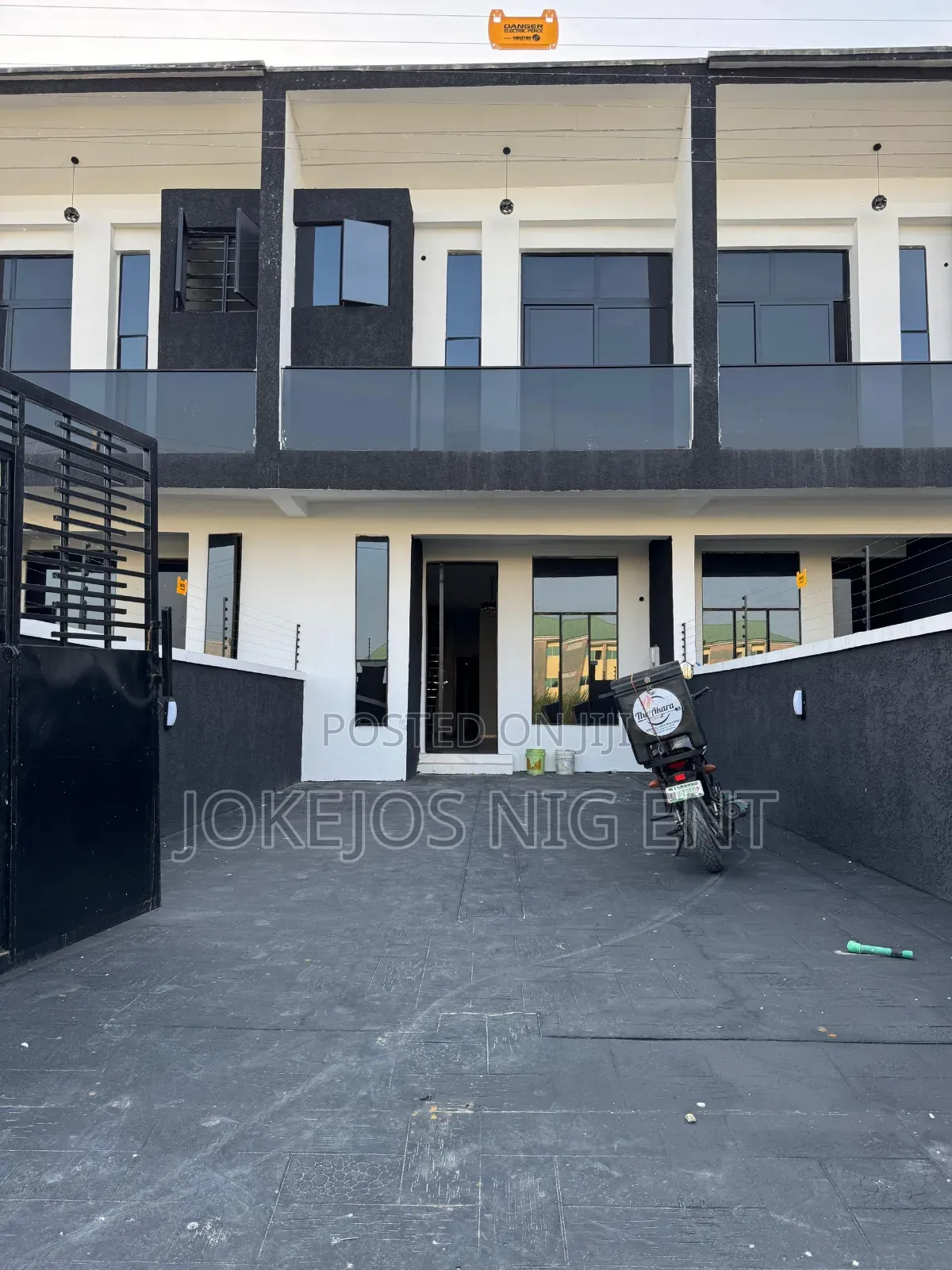 4bdrm Duplex in Ikota Gra for sale in Ikota