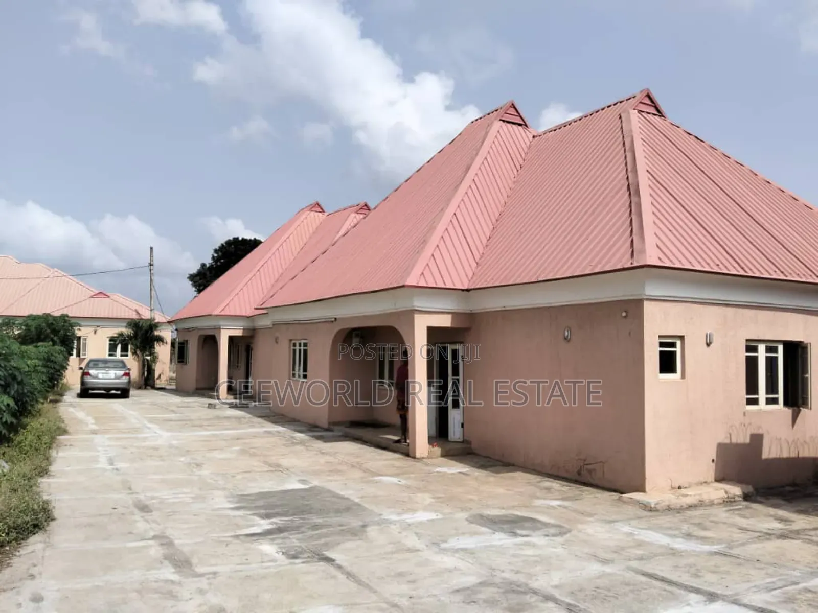3bdrm Apartment in Success Estate, Akobo for rent in Akobo