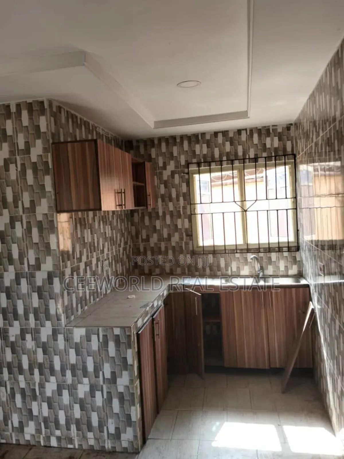 3bdrm Apartment in Success Estate, Akobo for rent in Akobo