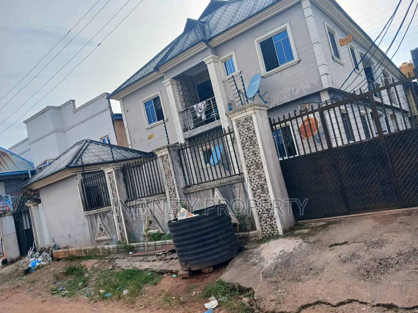 3bdrm Block of Flats in Irhirhi  Estate, Benin City for sale in Benin City