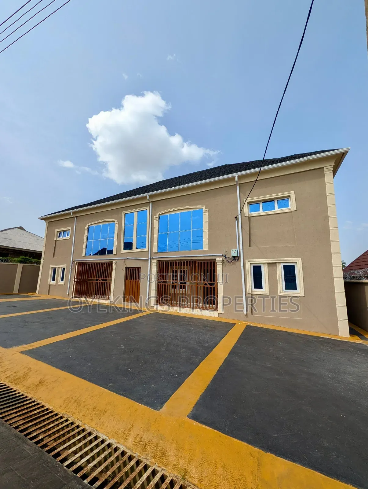 5bdrm Duplex in Oluyole for sale in Oluyole Estate