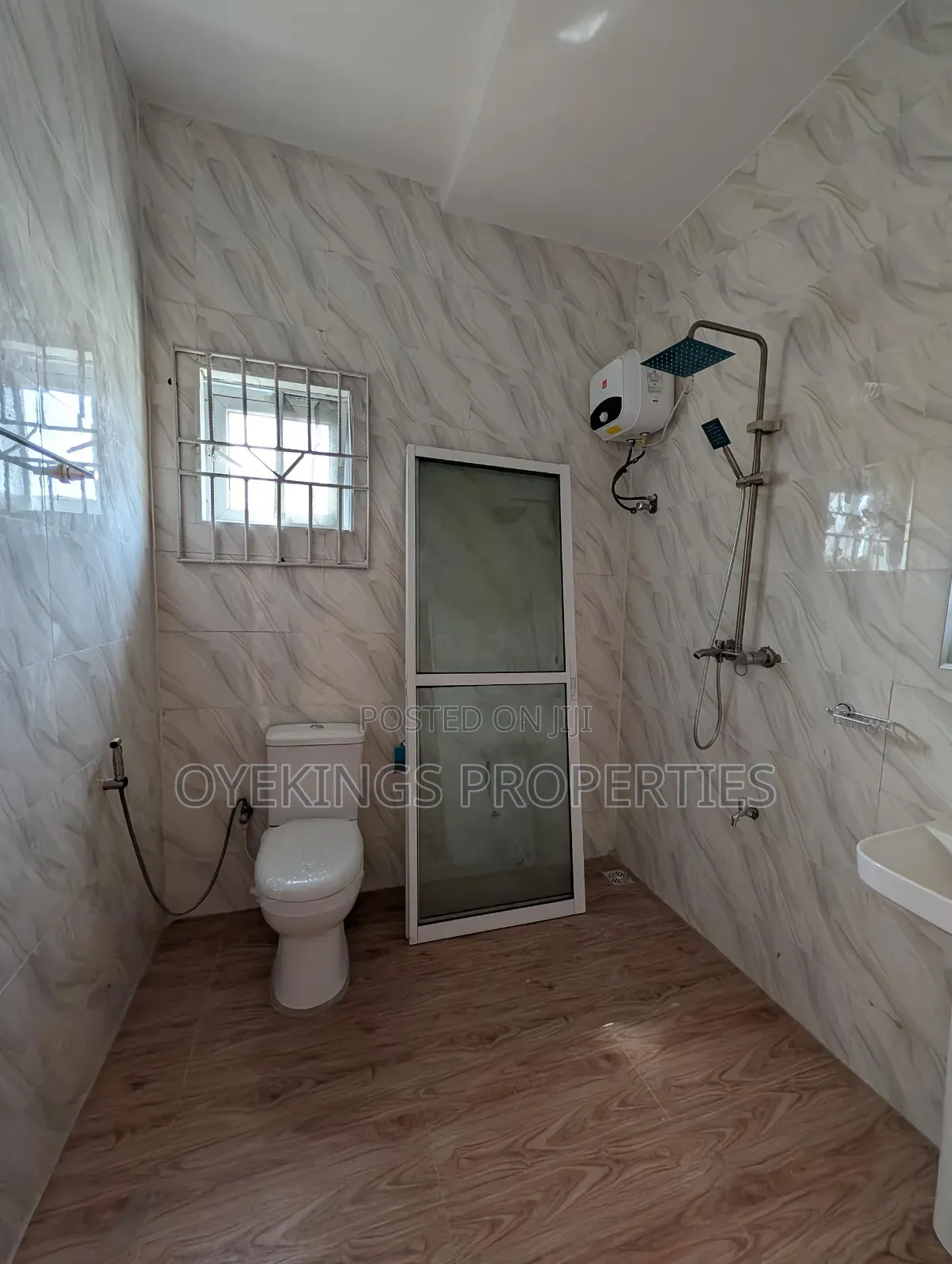 5bdrm Duplex in Oluyole for sale in Oluyole Estate