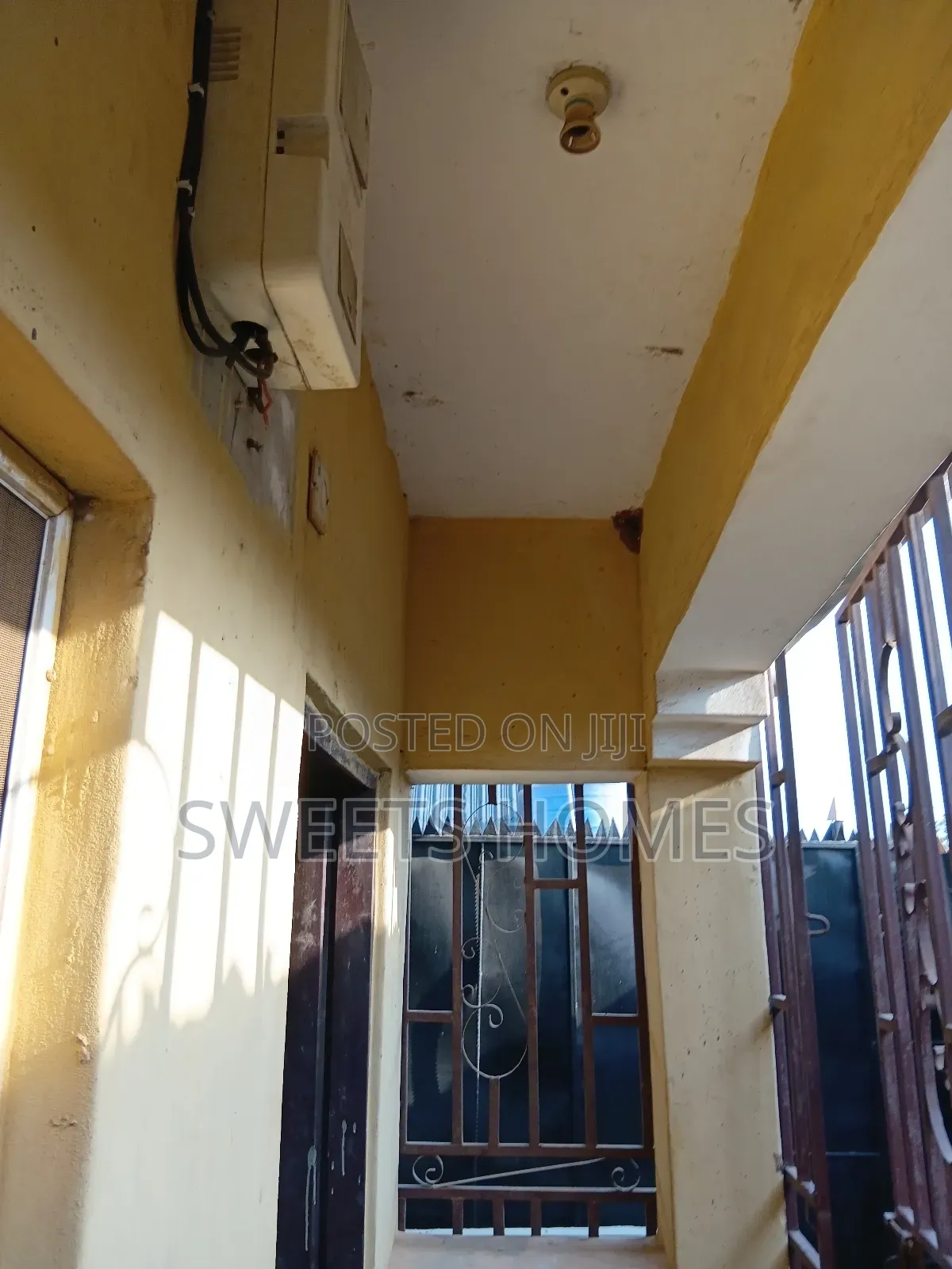 Furnished 1bdrm Apartment in Obasenjo/Bridge Via, Dopemu for rent in Dopemu