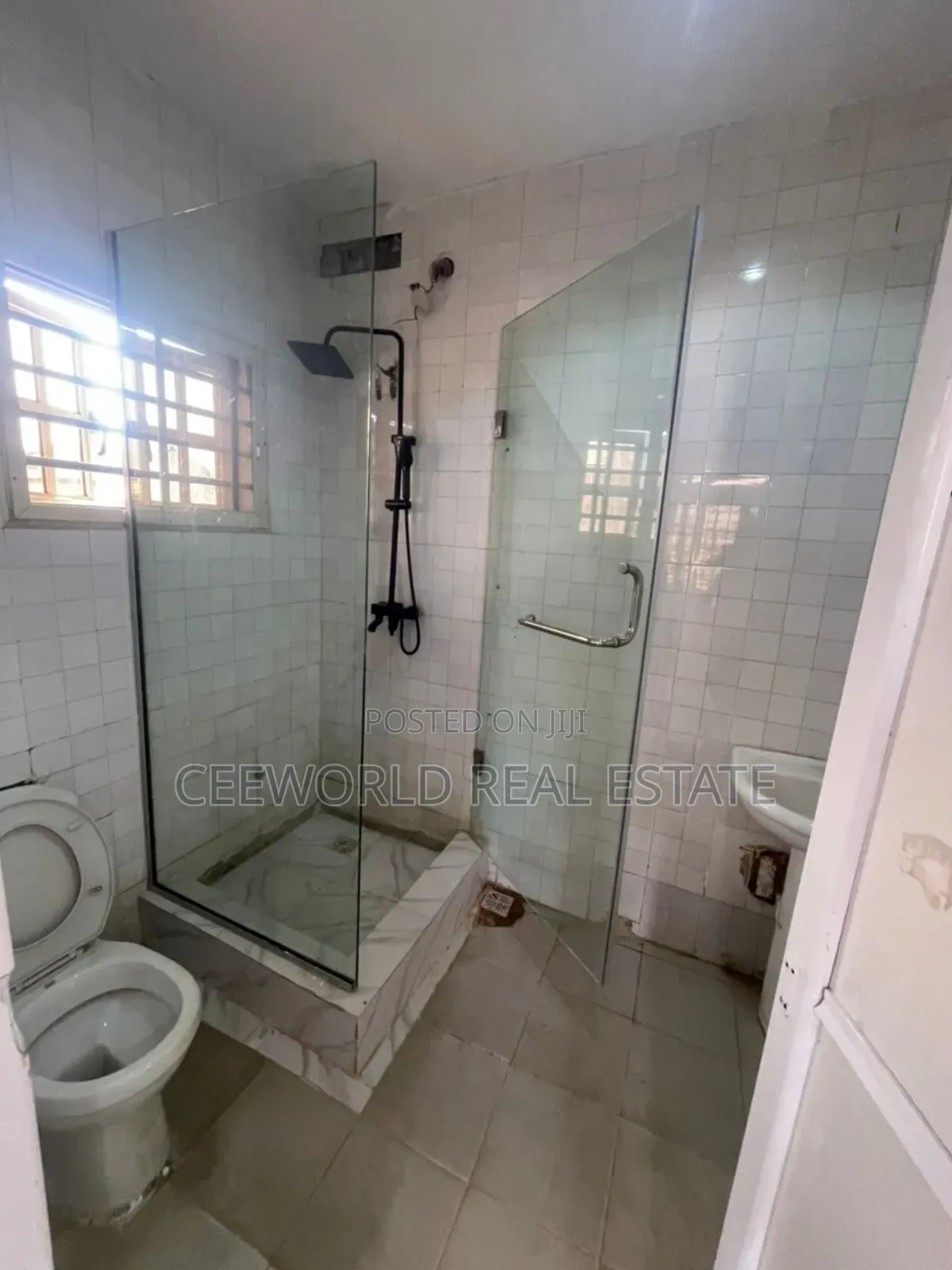 3bdrm Duplex in Arre Avenue Oluyole for rent in Oluyole Estate