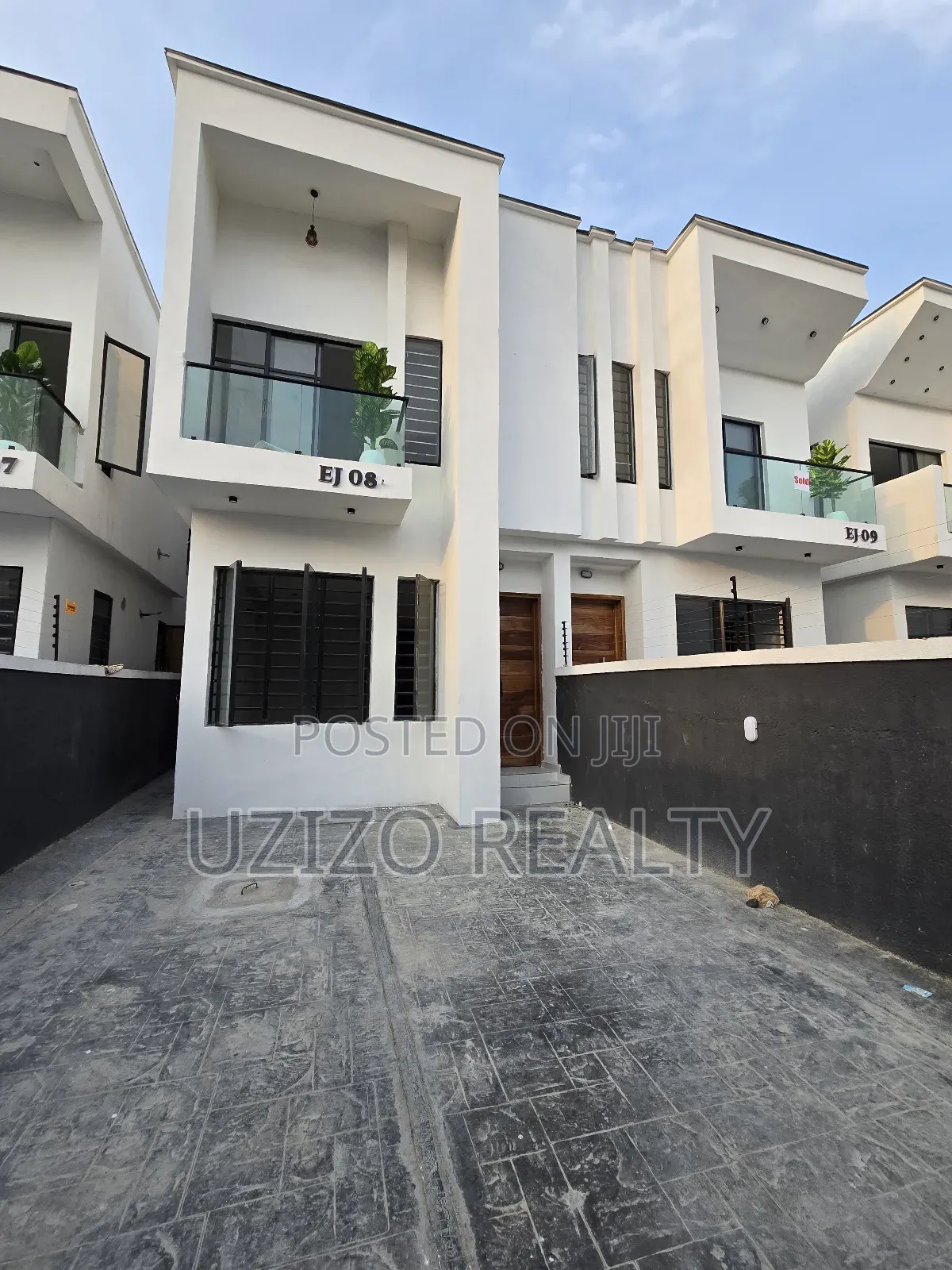 4bdrm Duplex in Ikota Gra for sale in Ikota