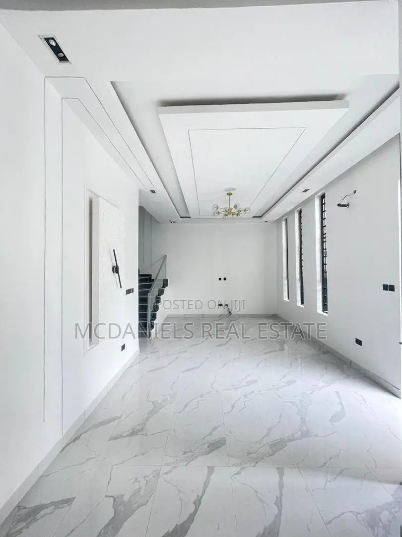 Furnished 5bdrm Duplex in Lekki Phase 1 for sale in Lekki Phase 1