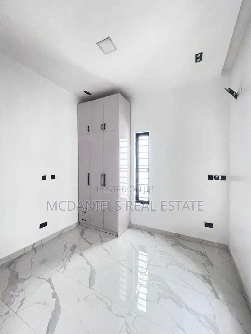 Furnished 5bdrm Duplex in Lekki Phase 1 for sale in Lekki Phase 1