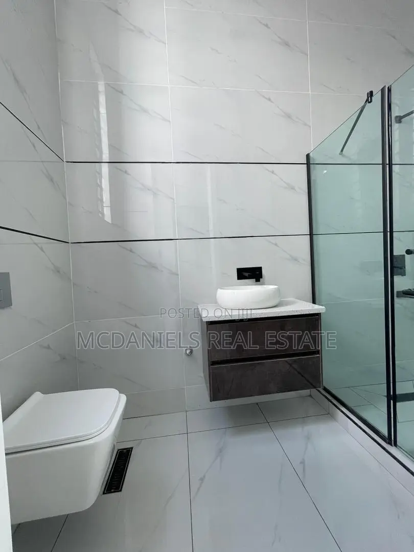 Furnished 5bdrm Duplex in Ikota for sale in Ikota