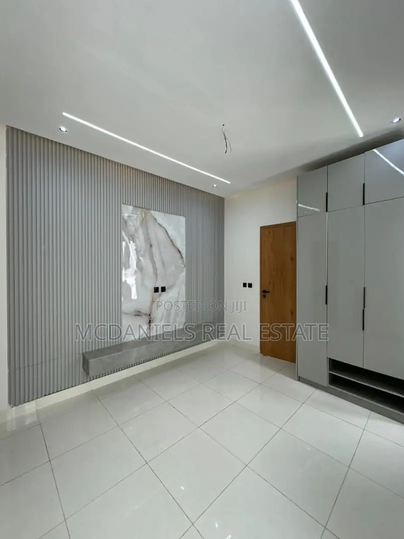 Furnished 5bdrm Duplex in VGC / Ajah for sale in VGC / Ajah