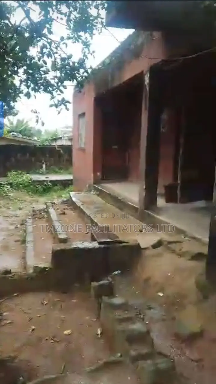 Full Plot of Land With 3bdrm Flat at Decking Level in Igando / Ikotun/Igando