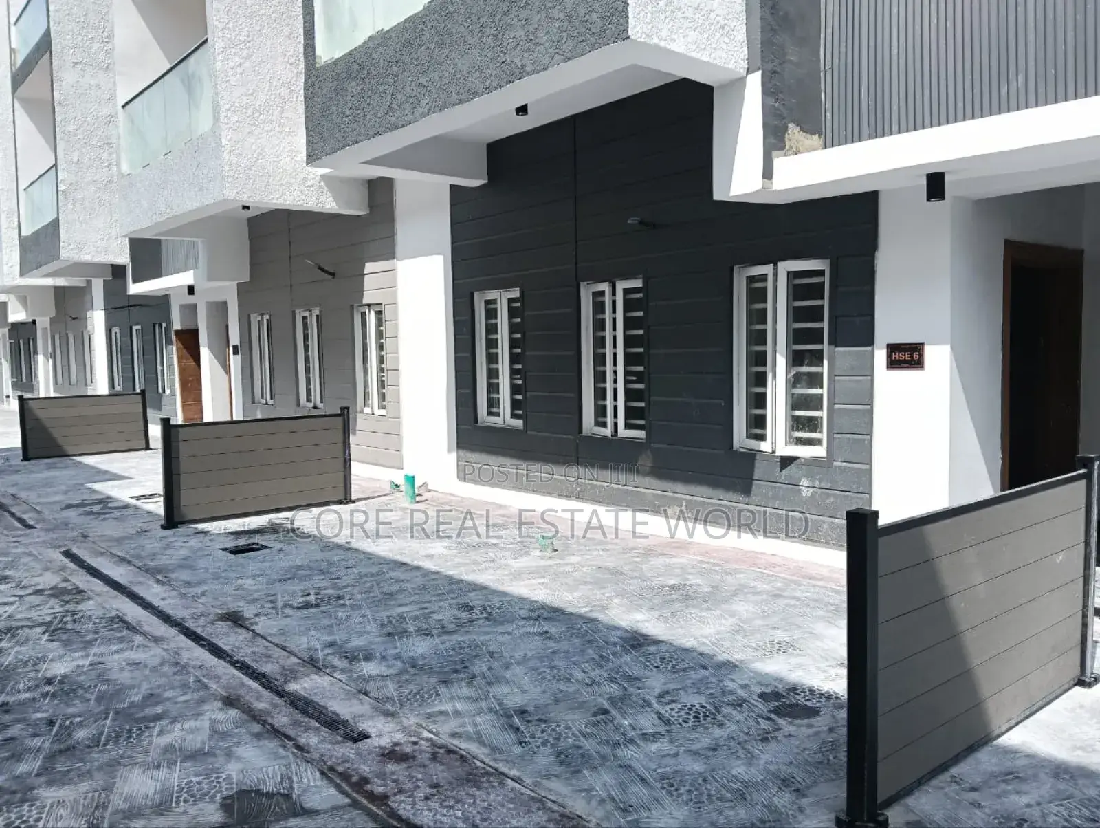 4bdrm Duplex in Ogufayo, Lakowe for sale in Lakowe