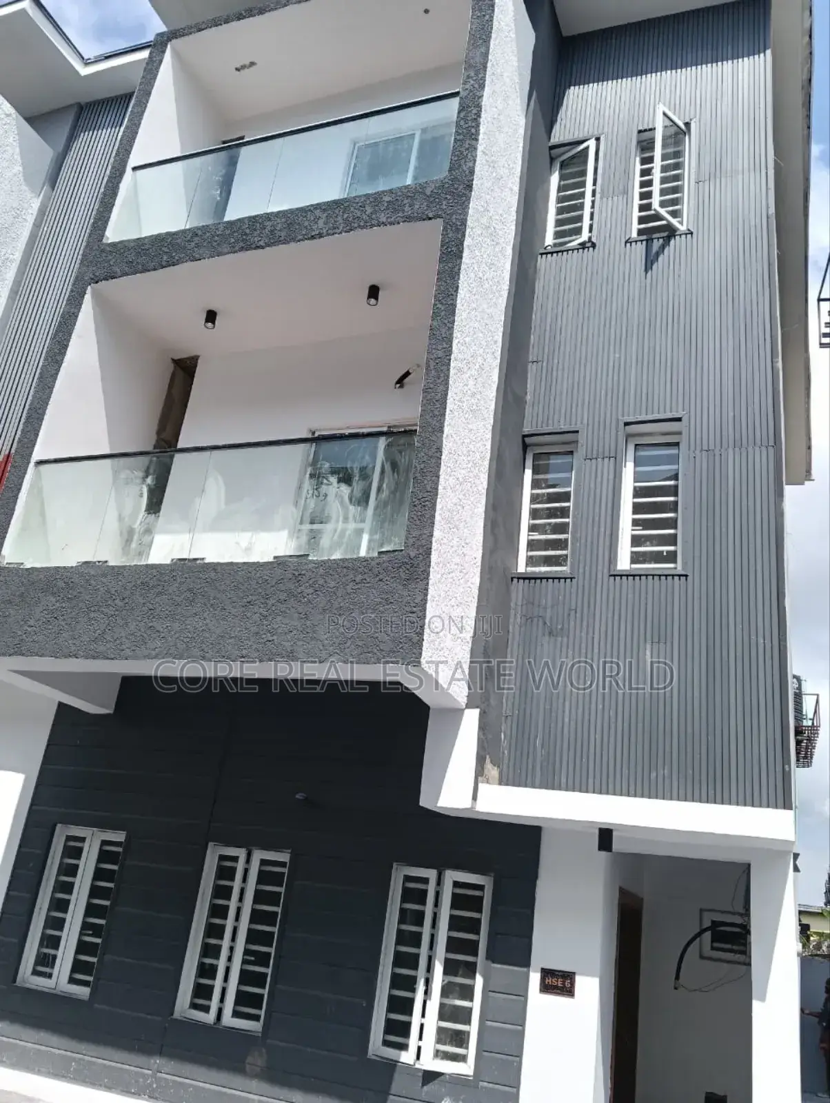 4bdrm Duplex in Ogufayo, Lakowe for sale in Lakowe