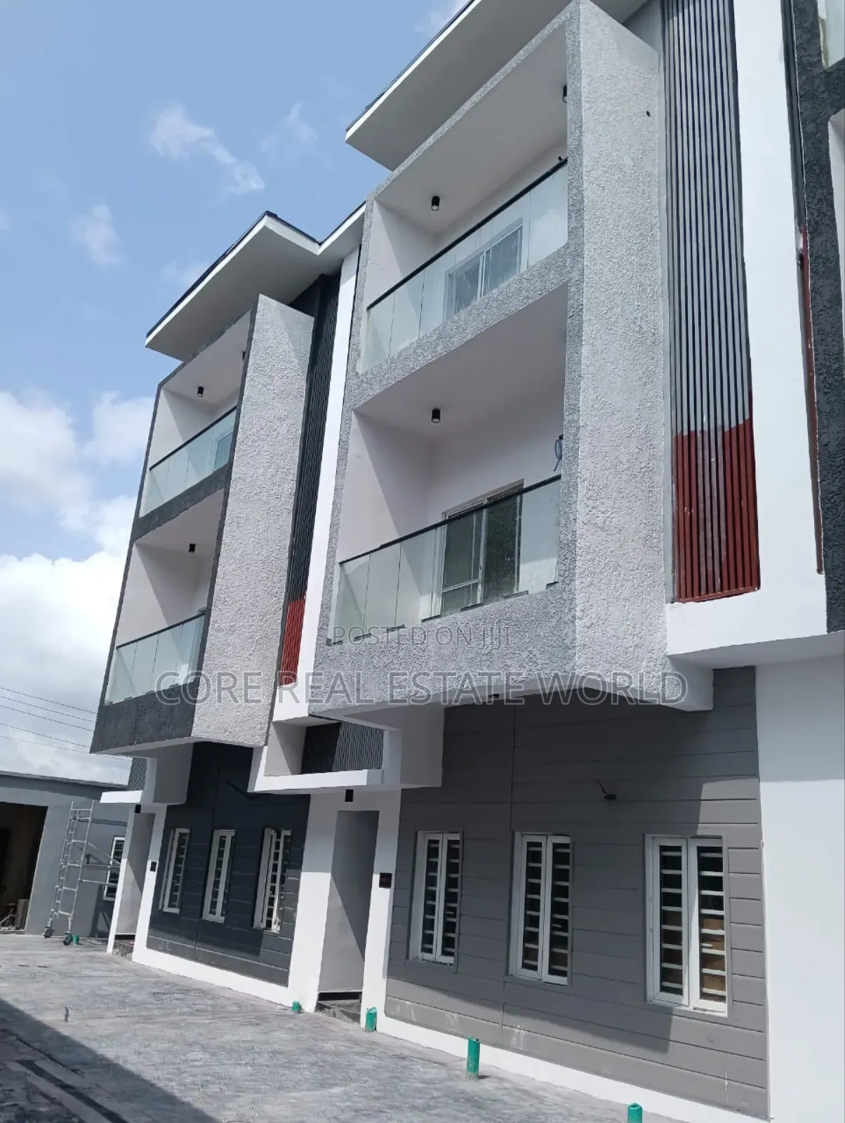 4bdrm Duplex in Ogufayo, Lakowe for sale in Lakowe