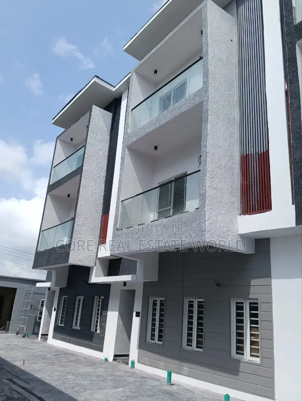 4bdrm Duplex in Ogufayo, Lakowe for sale in Lakowe