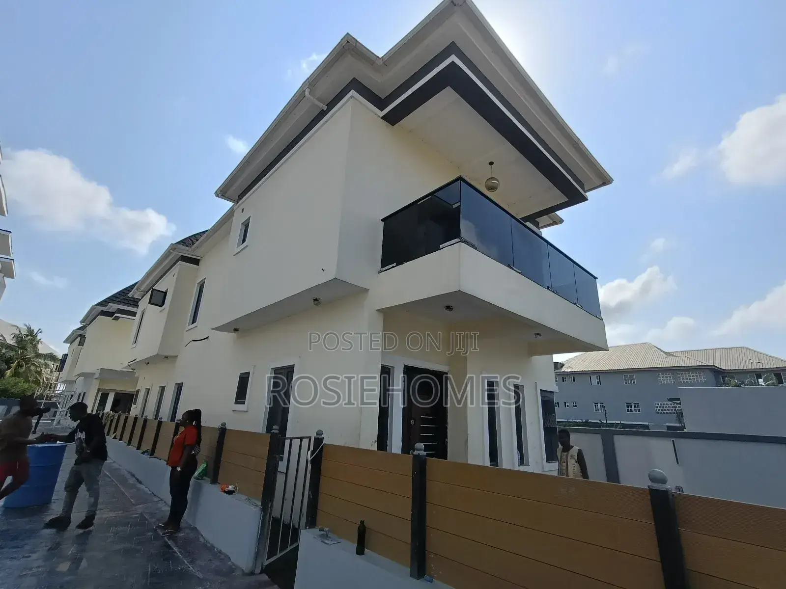 4bdrm Duplex in Ogufayo, Elerangbe for sale in Elerangbe