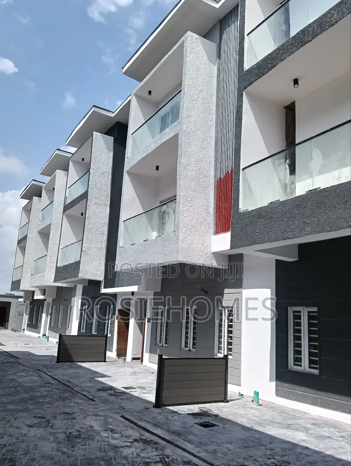 4bdrm Duplex in Ogufayo, Lakowe for sale in Lakowe
