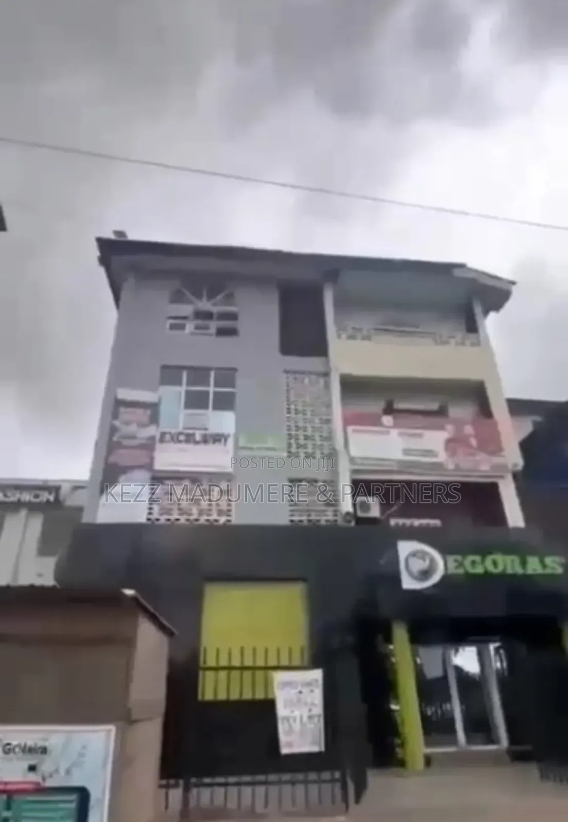 For Sale : 3 Storey Building Commercial Plaza on Aba Rd, Port Harcourt in Aba Expressway