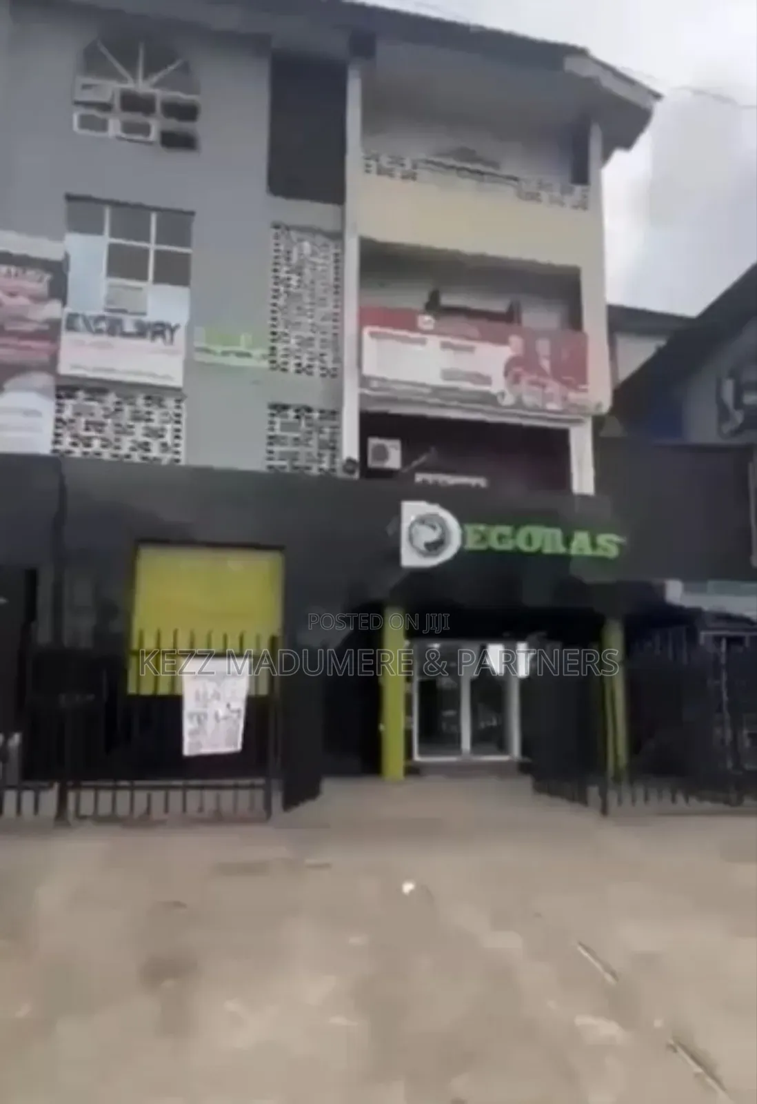 For Sale : 3 Storey Building Commercial Plaza on Aba Rd, Port Harcourt in Aba Expressway