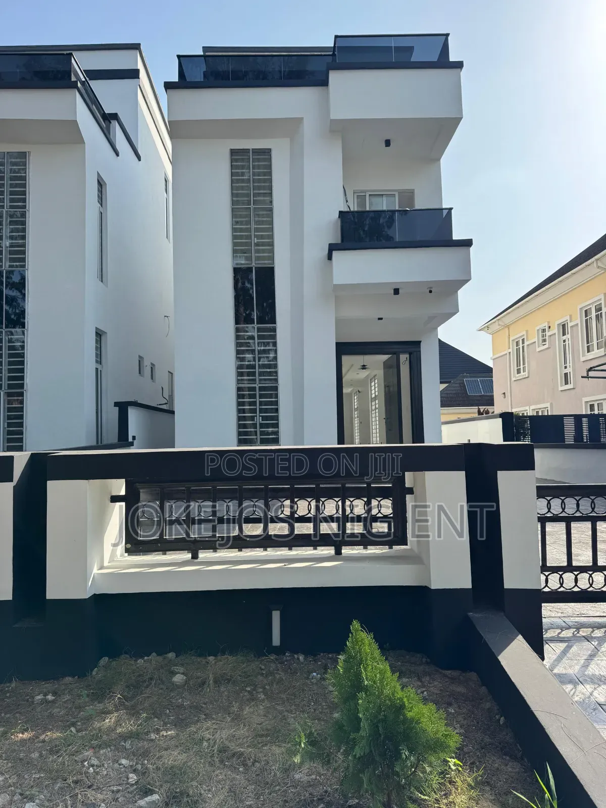 5bdrm Duplex in Chevron Drive Lekki for sale in Chevron