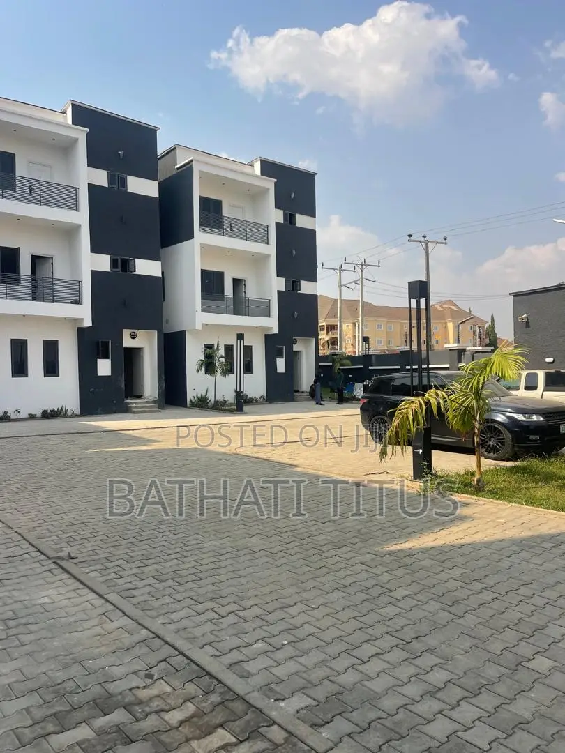 4bdrm Duplex in Kado for sale in Kado