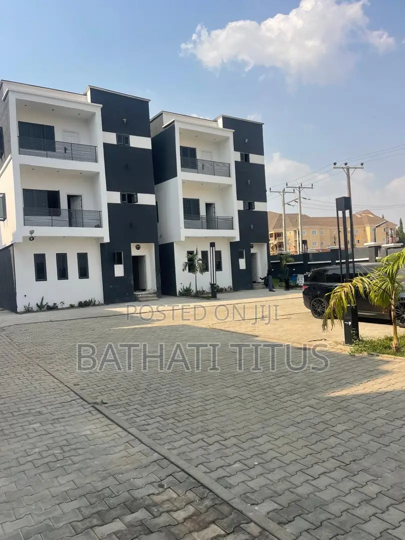 4bdrm Duplex in Kado for sale in Kado
