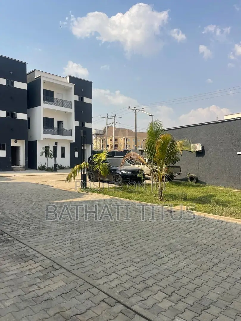 4bdrm Duplex in Kado for sale in Kado