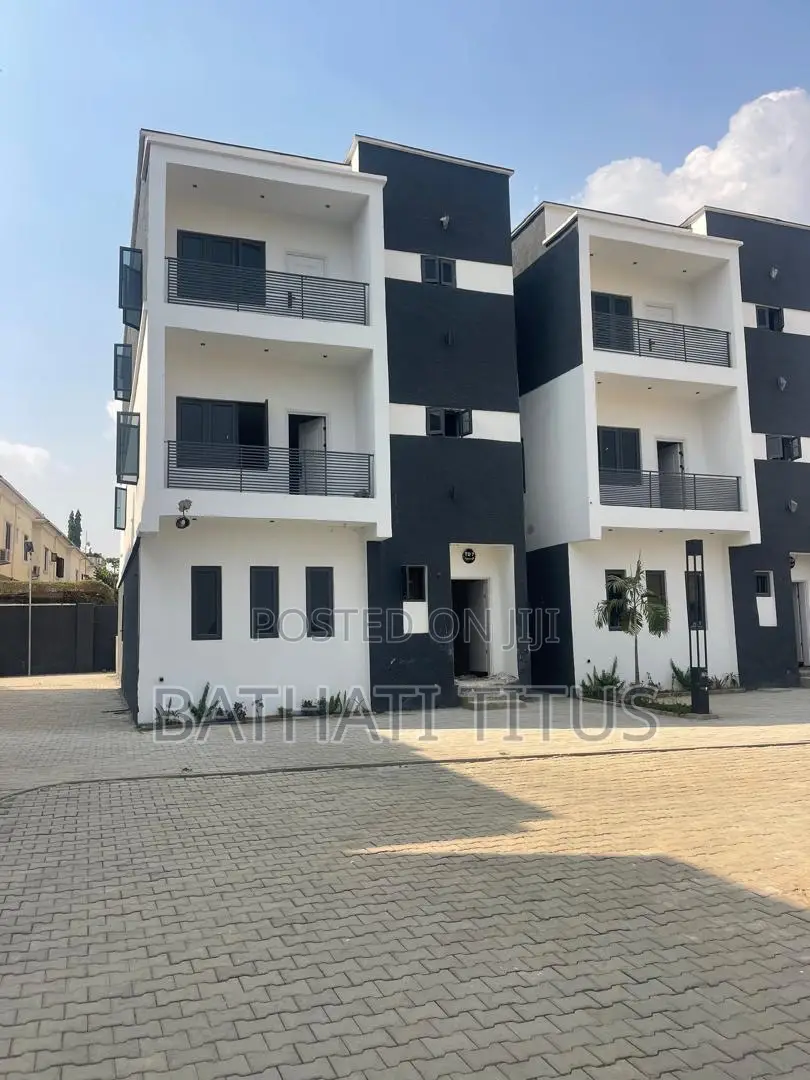 4bdrm Duplex in Kado for sale in Kado
