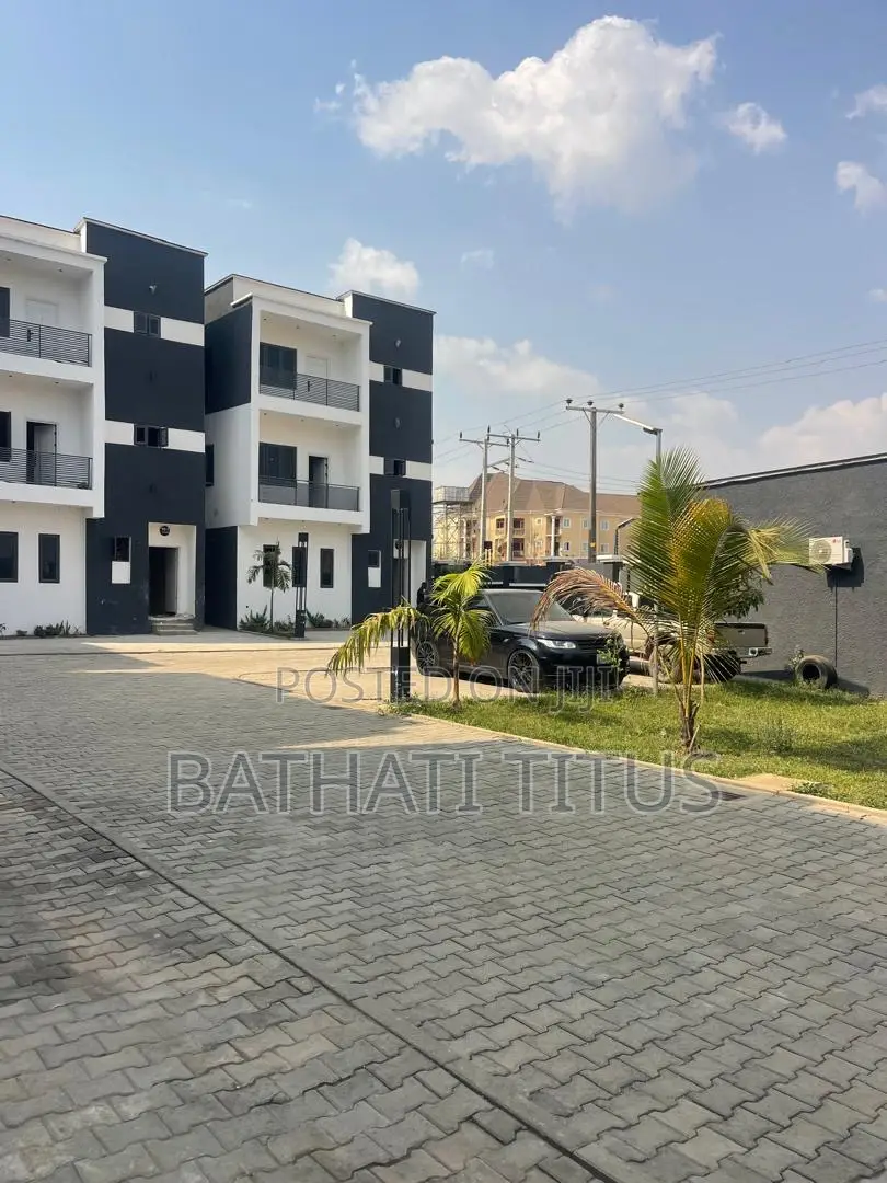4bdrm Duplex in Kado for sale in Kado