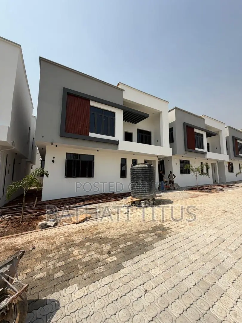 4bdrm Duplex in Kado for rent in Kado