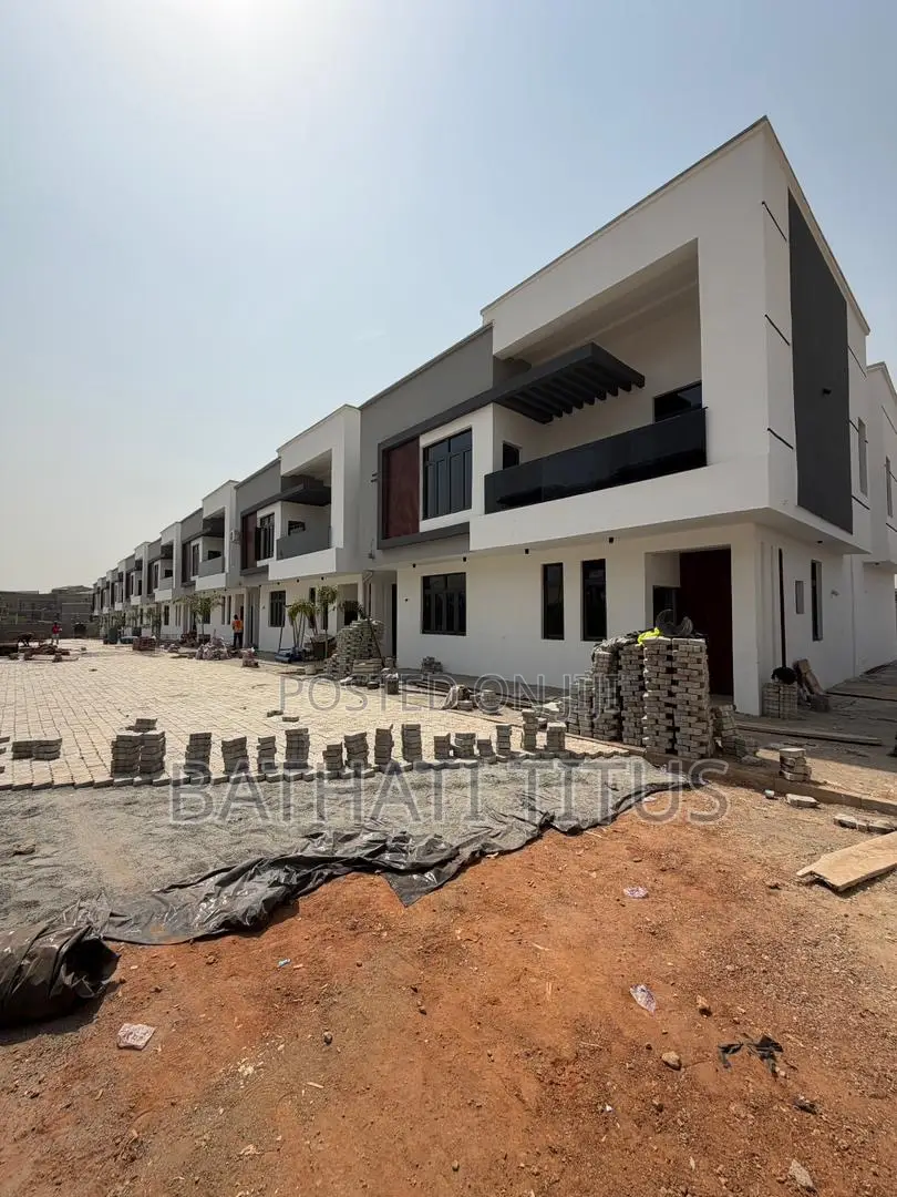 4bdrm Duplex in Kado for rent in Kado