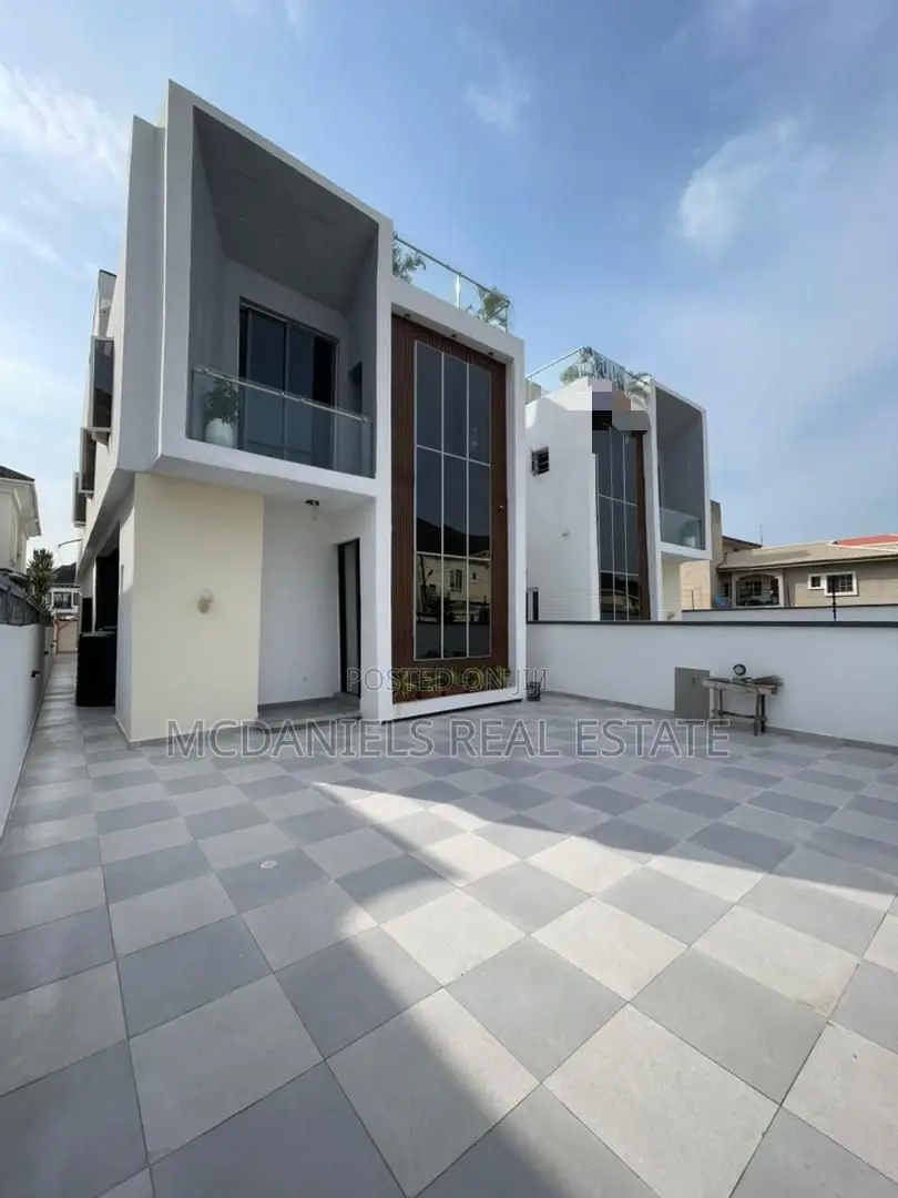 Furnished 5bdrm Duplex in Chevron for sale in Chevron
