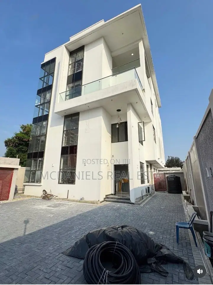 Furnished 6bdrm Duplex in 2nd Avenue Extension for sale in 2nd Avenue Extension