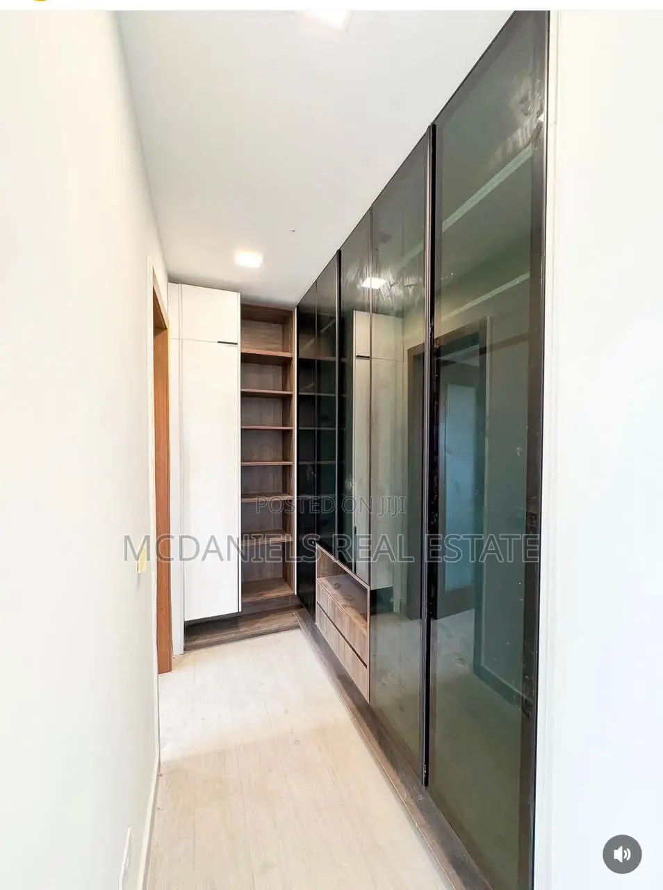 Furnished 6bdrm Duplex in 2nd Avenue Extension for sale in 2nd Avenue Extension