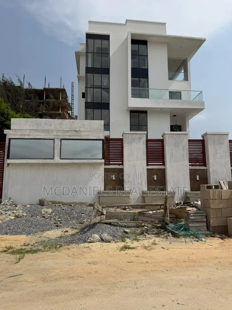 Furnished 6bdrm Duplex in 2nd Avenue Extension for sale in 2nd Avenue Extension