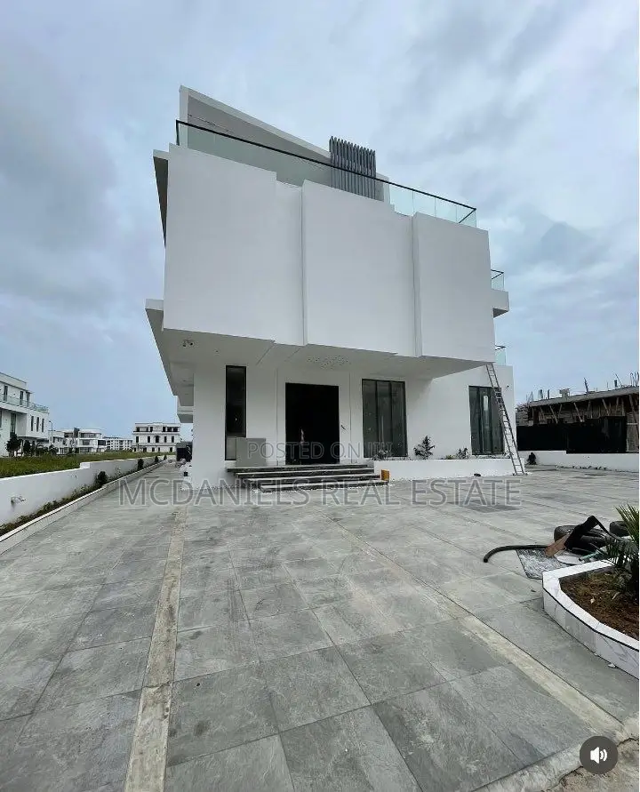 Furnished 5bdrm Duplex in Ikate for sale in Ikate
