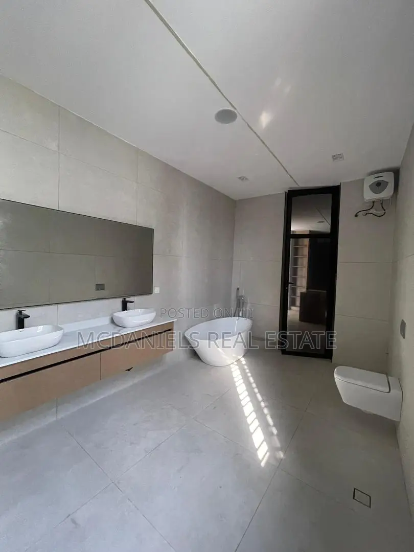 Furnished 5bdrm Duplex in Lekki Phase 1 for sale in Lekki Phase 1