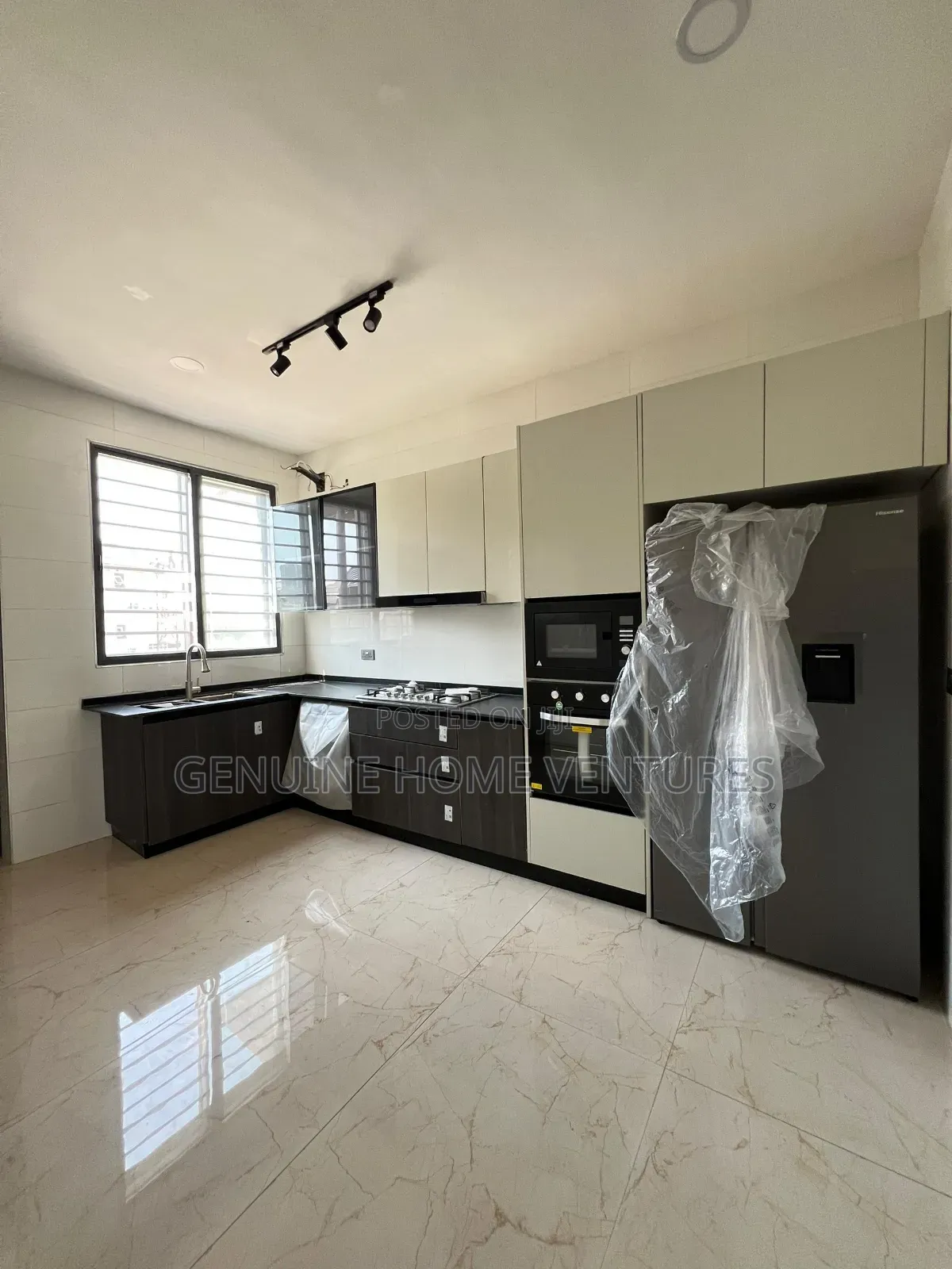 5bdrm Duplex in Lekki Phase 1 for sale in Lekki Phase 1