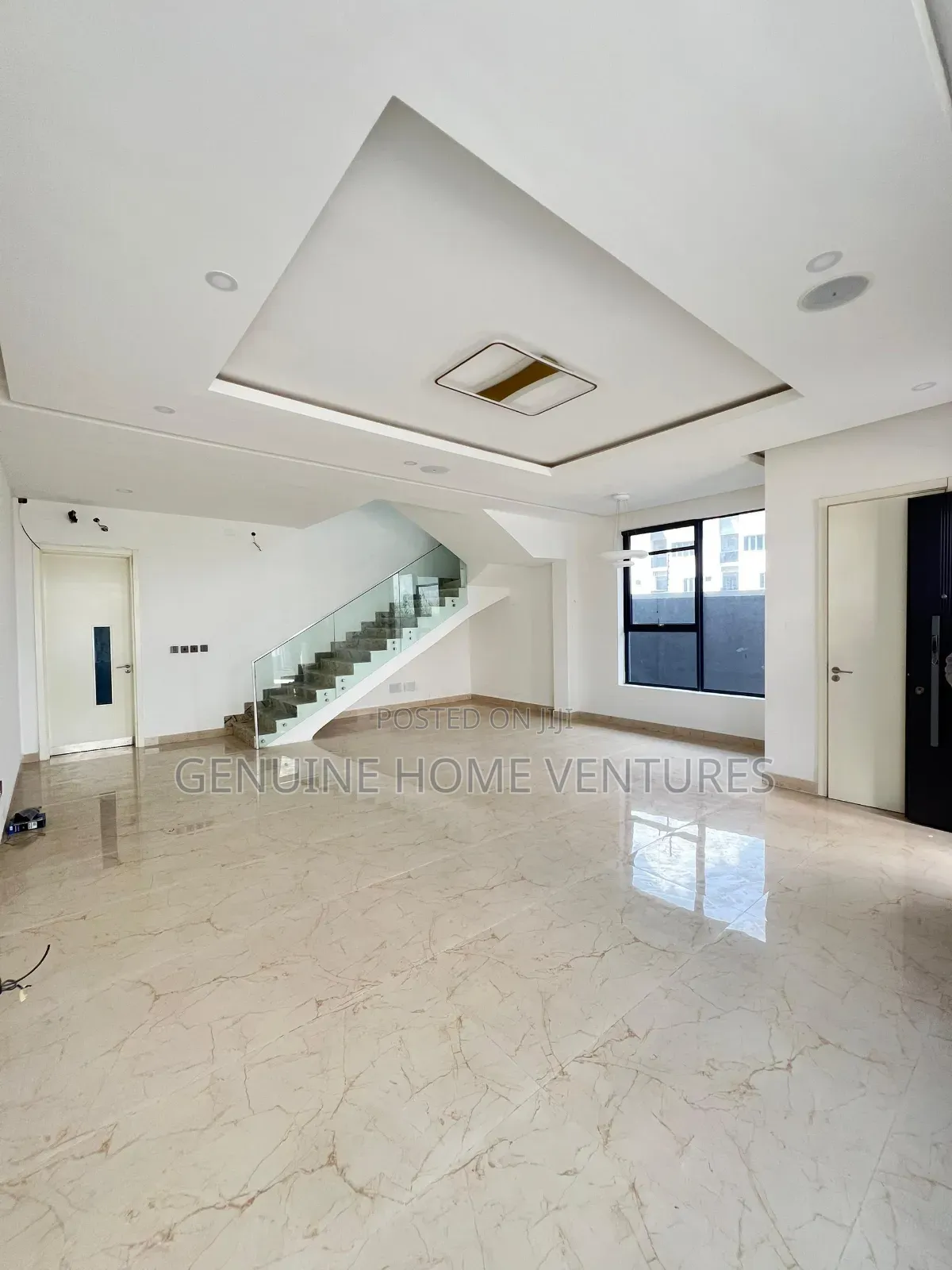 5bdrm Duplex in Lekki Phase 1 for sale in Lekki Phase 1