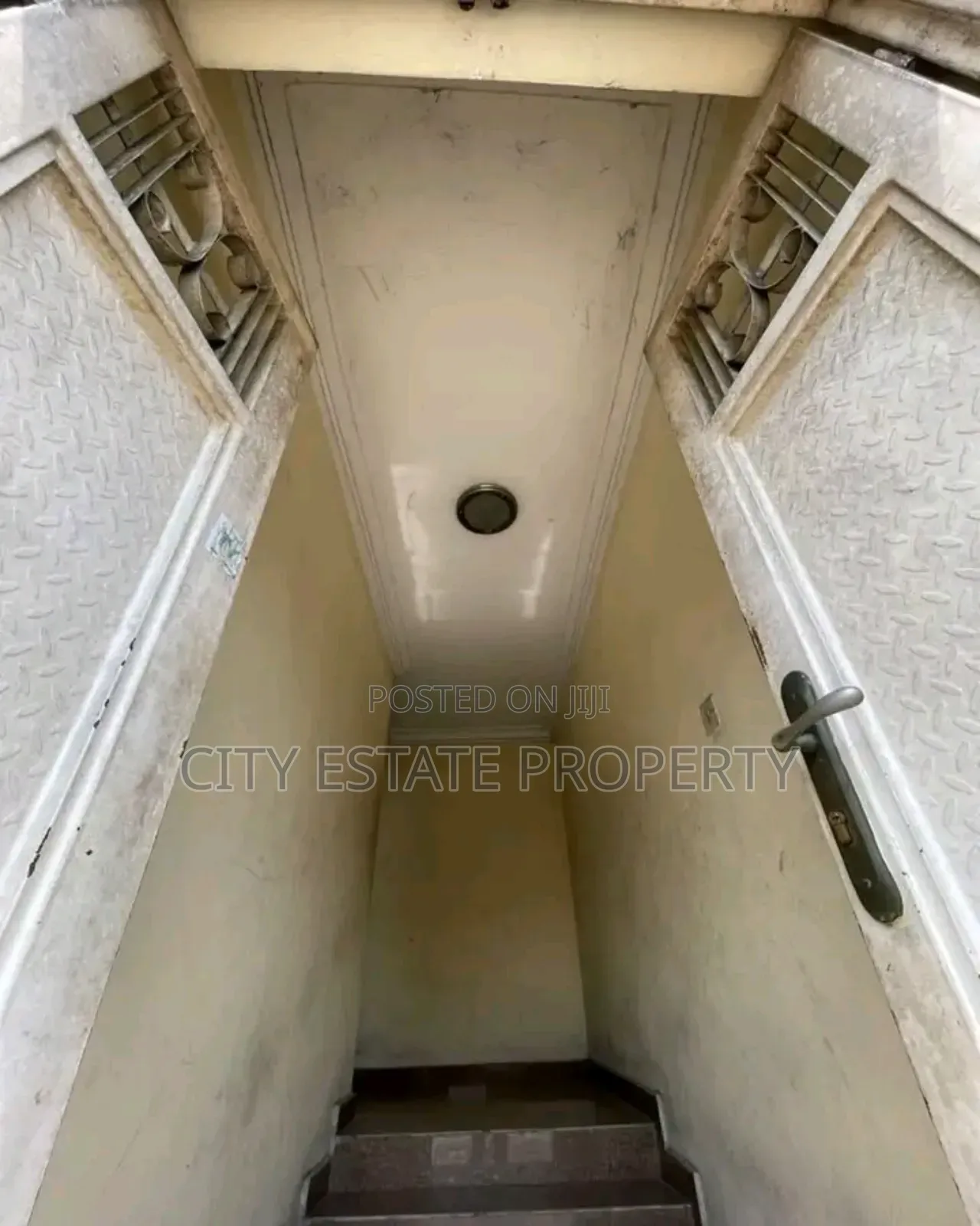 3bdrm Block of Flats in Stadium, Port-Harcourt for sale in Port-Harcourt